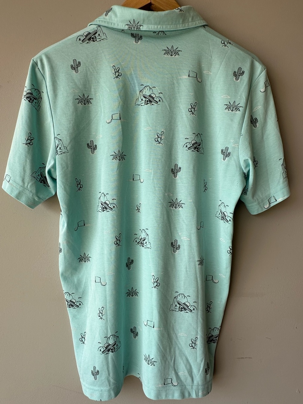 Travis Mathew Southwestern Themed Mint Green Printed Polo Golf Shirt - Small - Picture 3 of 7